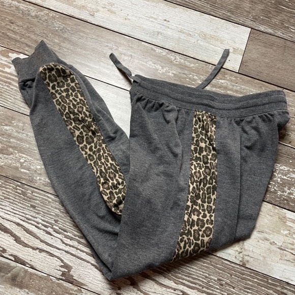 Splendid Side Animal Print Joggers - Picture 5 of 5